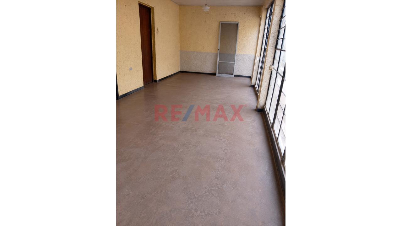 Alquilo Casa Como Local Comercial Ubicacion Estrategica — foto 6