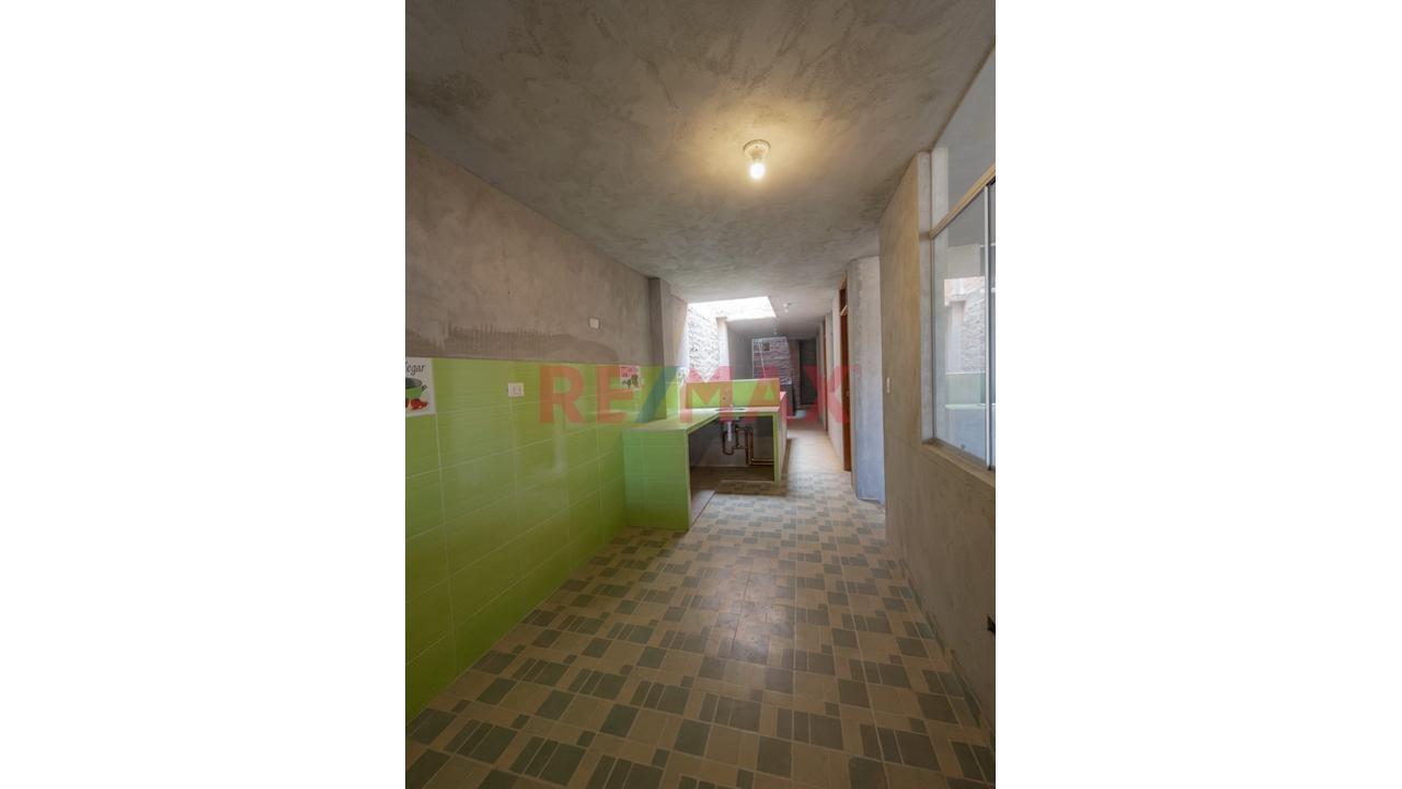 Casa De 3 Pisos + Azotea - Manuel Arevalo — foto 4