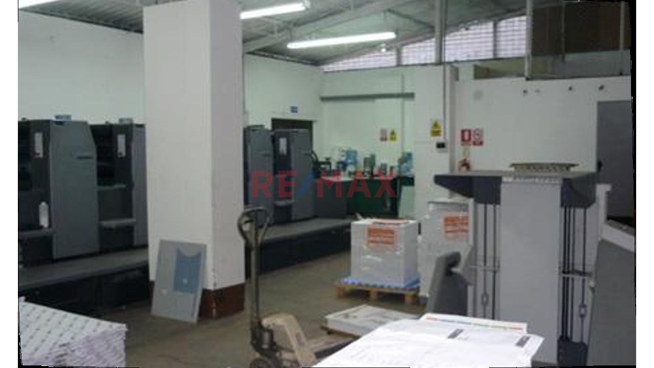 Venta Local Industrial En Av. Arica, Cercado De Lima - 2