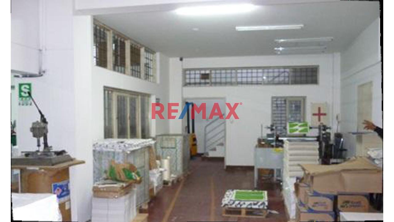 Venta Local Industrial En Av. Arica, Cercado De Lima - 1