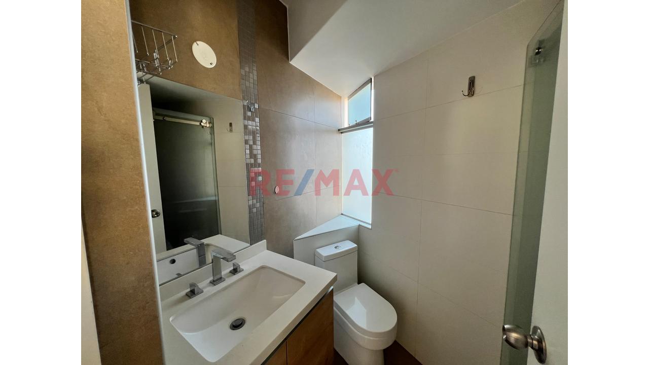 Se Vende Moderno Departamento Con Cochera En Coop. Ingenierios - Cayma — foto 8