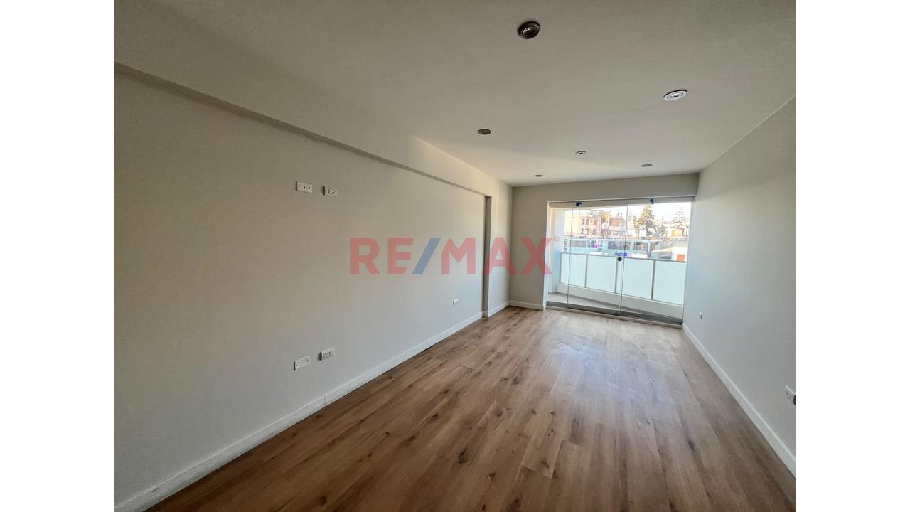 Se Vende Moderno Departamento Con Cochera En Coop. Ingenierios - Cayma — foto 13