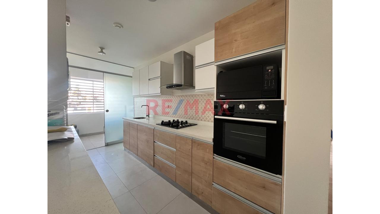 Se Vende Moderno Departamento Con Cochera En Coop. Ingenierios - Cayma — foto 2