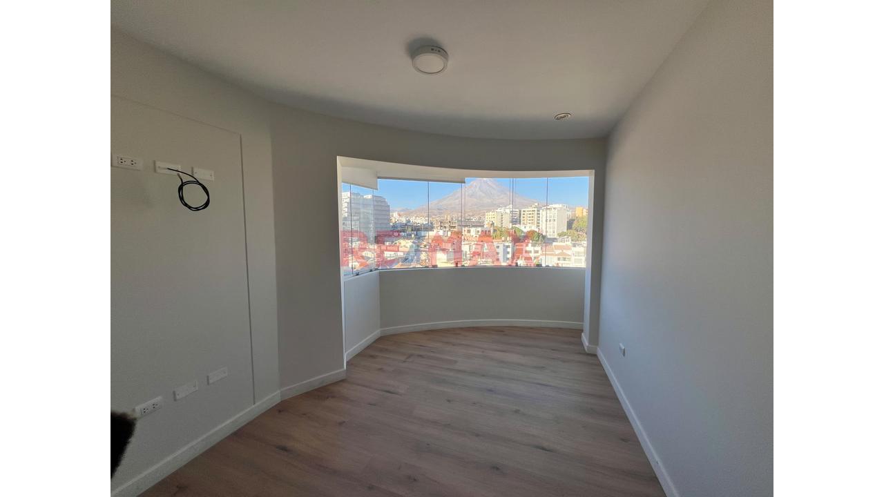 Se Vende Moderno Departamento Con Cochera En Coop. Ingenierios - Cayma — foto 7