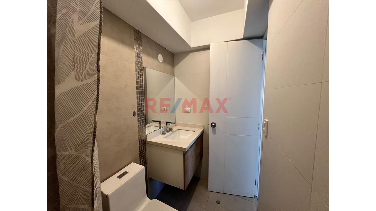 Se Vende Moderno Departamento Con Cochera En Coop. Ingenierios - Cayma - 16