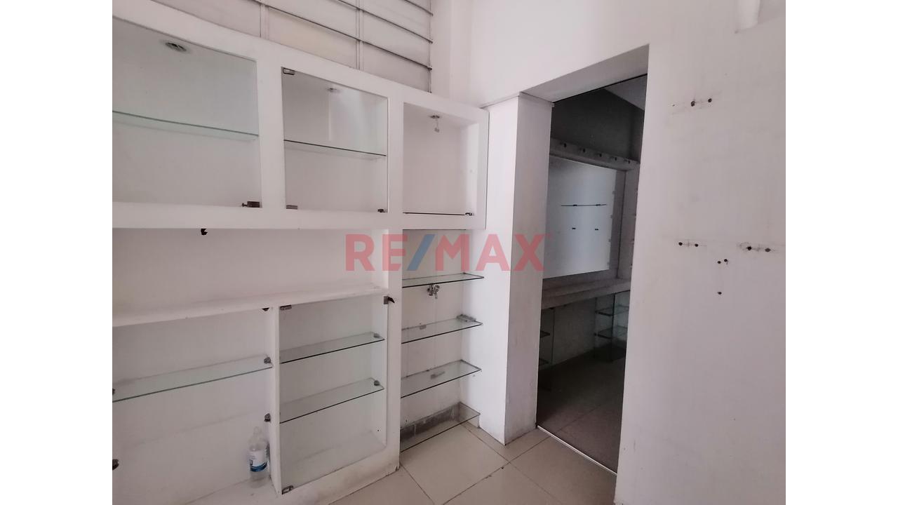 🚀 ¡Oportunidad Local Con Acceso Independiente En Jesús María! 🏪✨ — foto 6