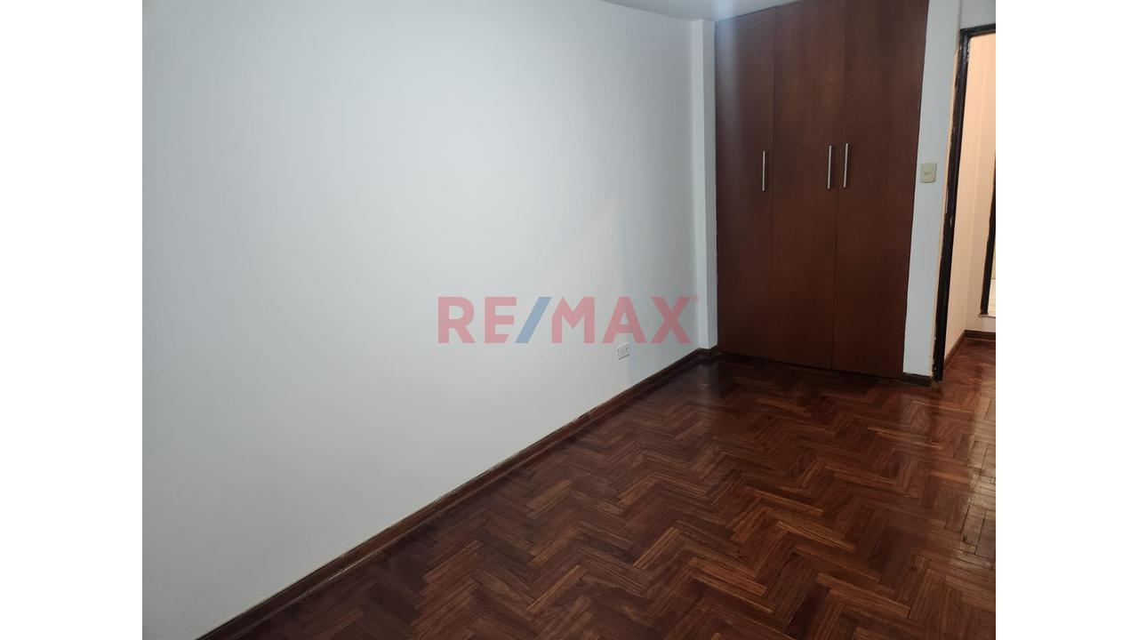 Amplio Departamento En Alquiler En Salamanca – Ate — foto 7