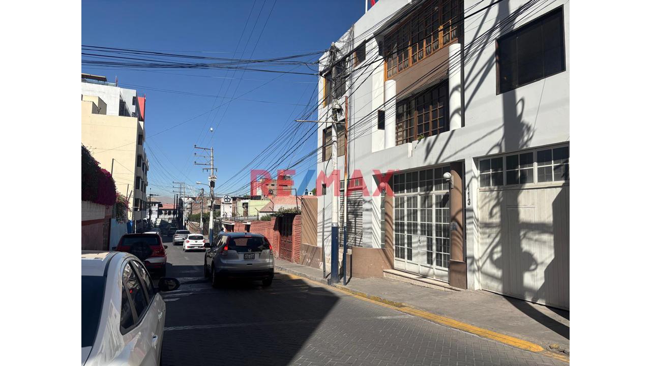🏢 Local Comercial En Alquiler – Yanahuara - 1