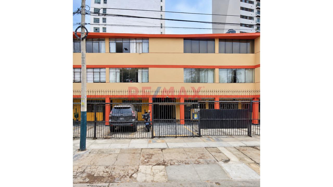 Departamento + Estacionamiento En Venta | Pueblo Libre — foto 2