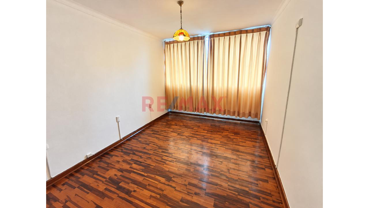 Departamento + Estacionamiento En Venta | Pueblo Libre — foto 10