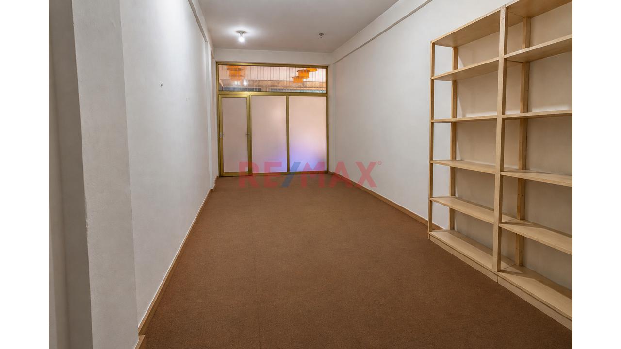 𝗟𝗢𝗖𝗔𝗟 𝗖𝗢𝗠𝗘𝗥𝗖𝗜𝗔𝗟 𝗘𝗡 𝗝𝗥. 𝗗𝗘 𝗟𝗔 𝗨𝗡𝗜𝗢́𝗡 | 𝗚𝗔𝗟𝗘𝗥𝗜́𝗔 𝗟𝗔 𝗚𝗥𝗔𝗡 𝗩𝗜́𝗔 — foto 13