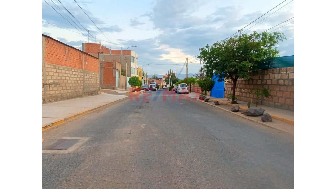 Amplio Terreno Industrial En Esquina Cerca A La Visita De Evitamiento Y A La Variante En Semi Rural Pachacutec Cerro Colorado - 3