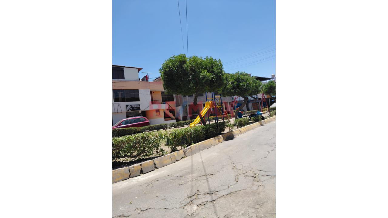 Terreno Cerca De La Prol. Av. Dolores - Tupac Amaru. - 2