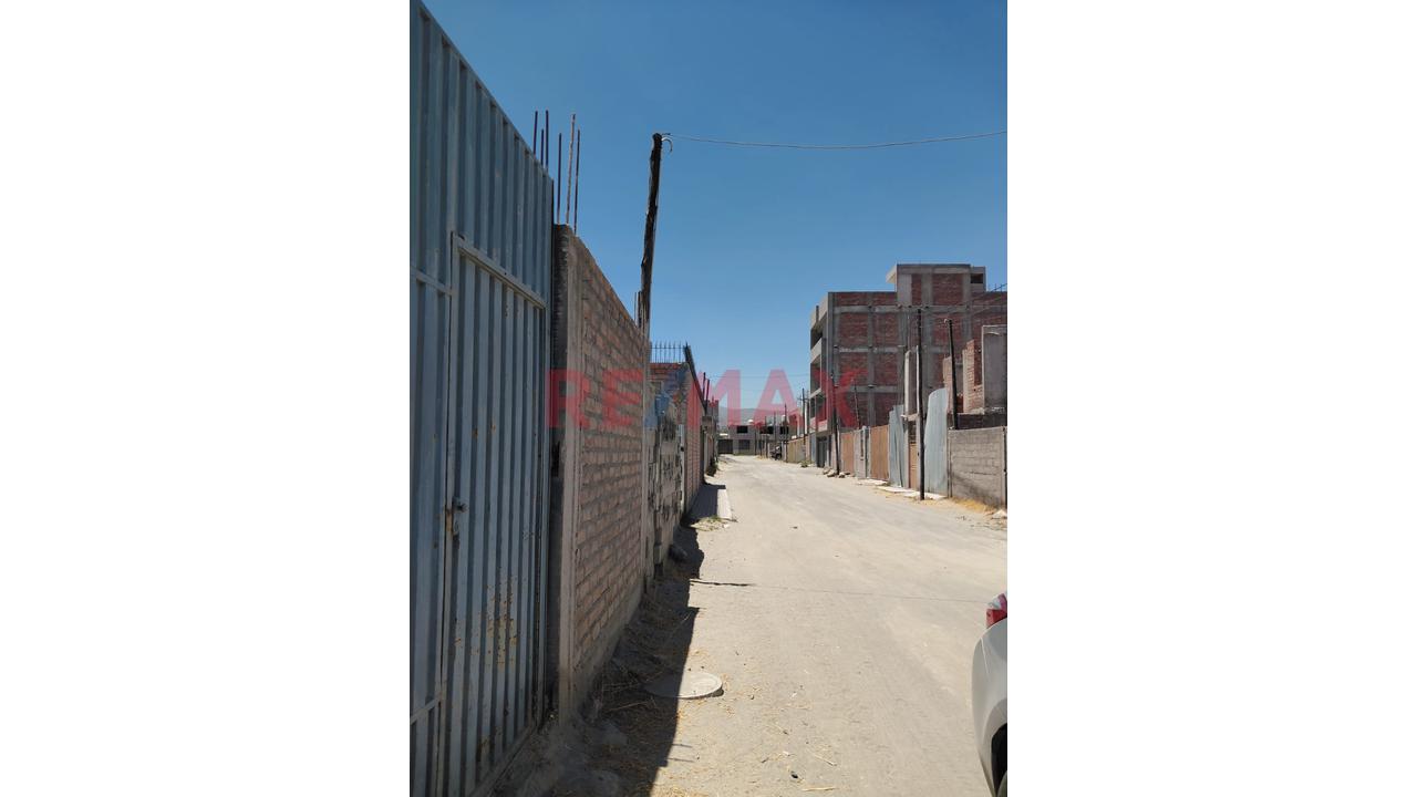 Terreno Cerca De La Prol. Av. Dolores - Tupac Amaru. - 1