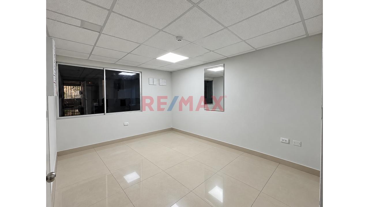 🏥 ¡Oportunidad De Inversión En Lince - Edificio En Venta!🔑 - 2