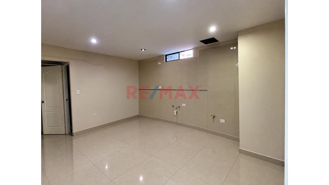 🏥 ¡Oportunidad De Inversión En Lince - Edificio En Venta!🔑 - 3