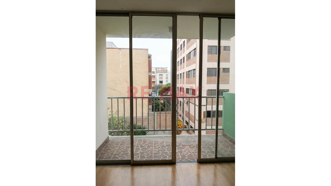 Departamento Remodelado En Alquiler – Surco | 99.53 M² + Cochera — foto 3