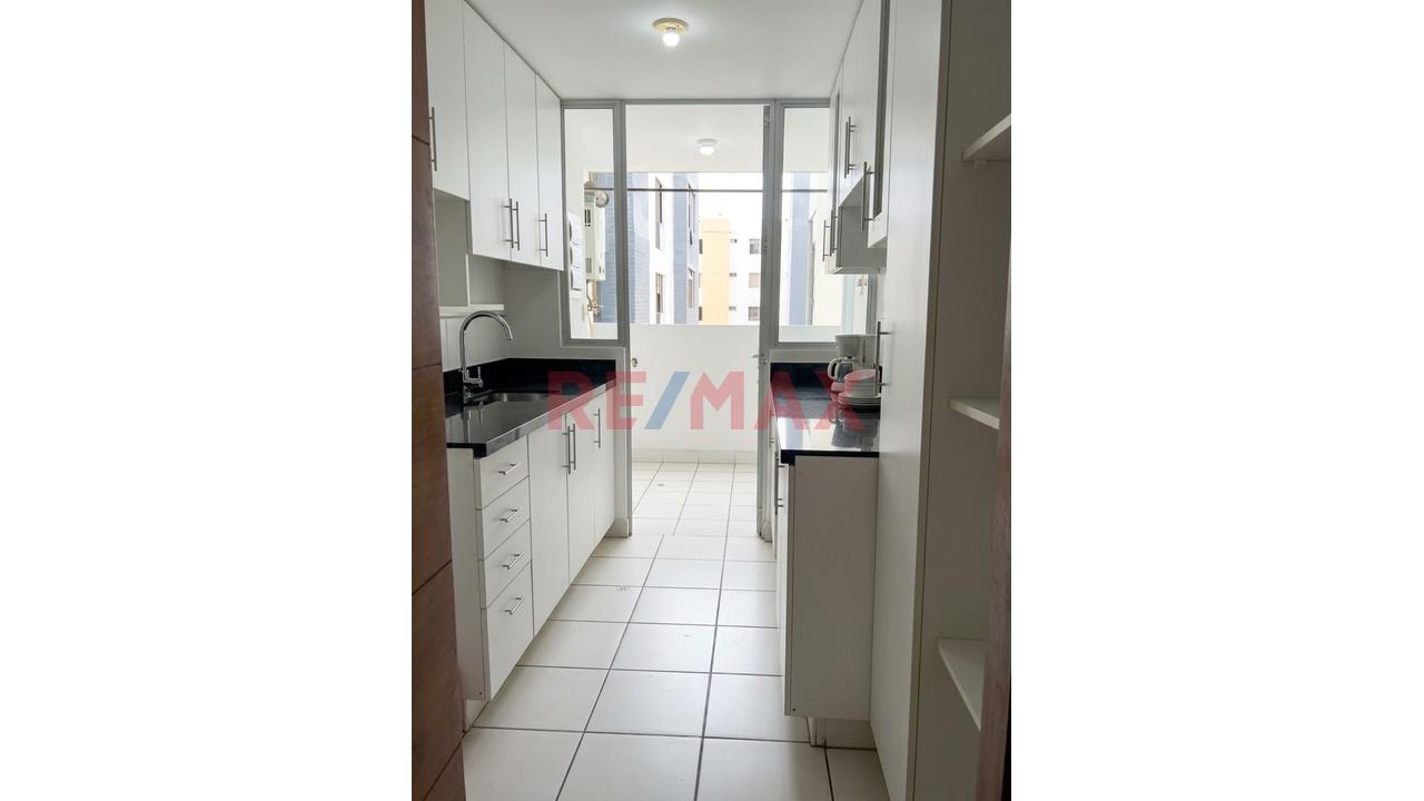 Departamento Remodelado En Alquiler – Surco | 99.53 M² + Cochera — foto 9