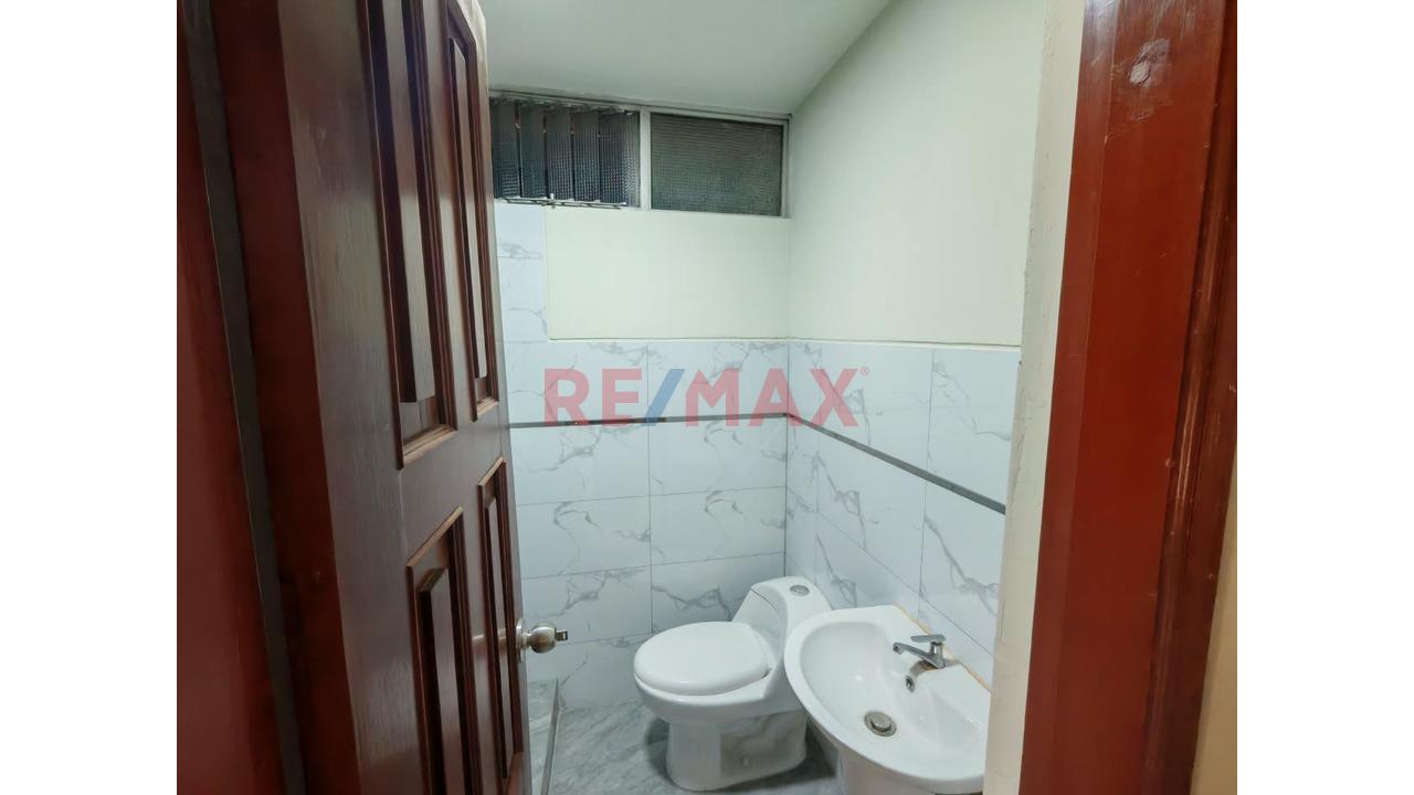 Departamento En Alquiler Matellini Chorrillos Frente A Parque - 15