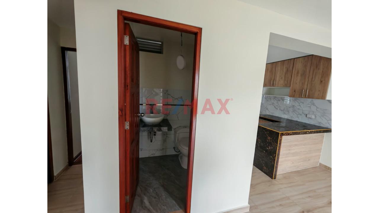 Departamento En Alquiler Matellini Chorrillos Frente A Parque - 10