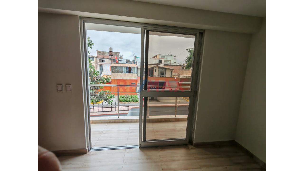 Departamento En Alquiler Matellini Chorrillos Frente A Parque - 5
