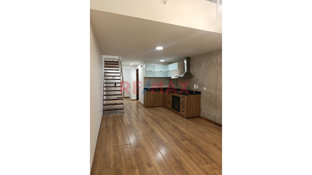 ¡Vive En Barranco! Departamento Triplex De 1 Dormitorio Con Hermosa Terraza Amoblada Y Cochera - 11