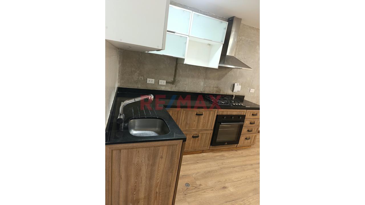 ¡Vive En Barranco! Departamento Triplex De 1 Dormitorio Con Hermosa Terraza Amoblada Y Cochera - 10