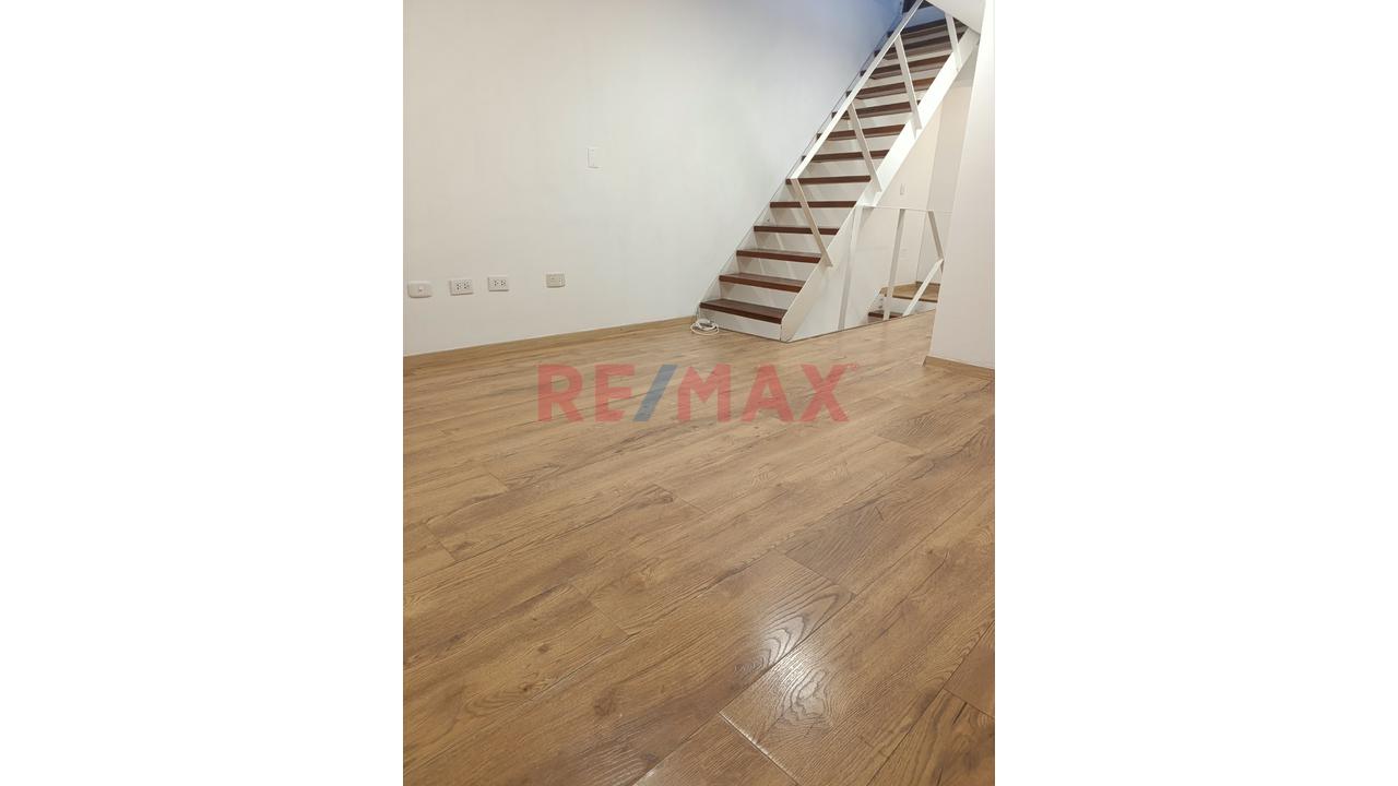 ¡Vive En Barranco! Departamento Triplex De 1 Dormitorio Con Hermosa Terraza Amoblada Y Cochera - 4