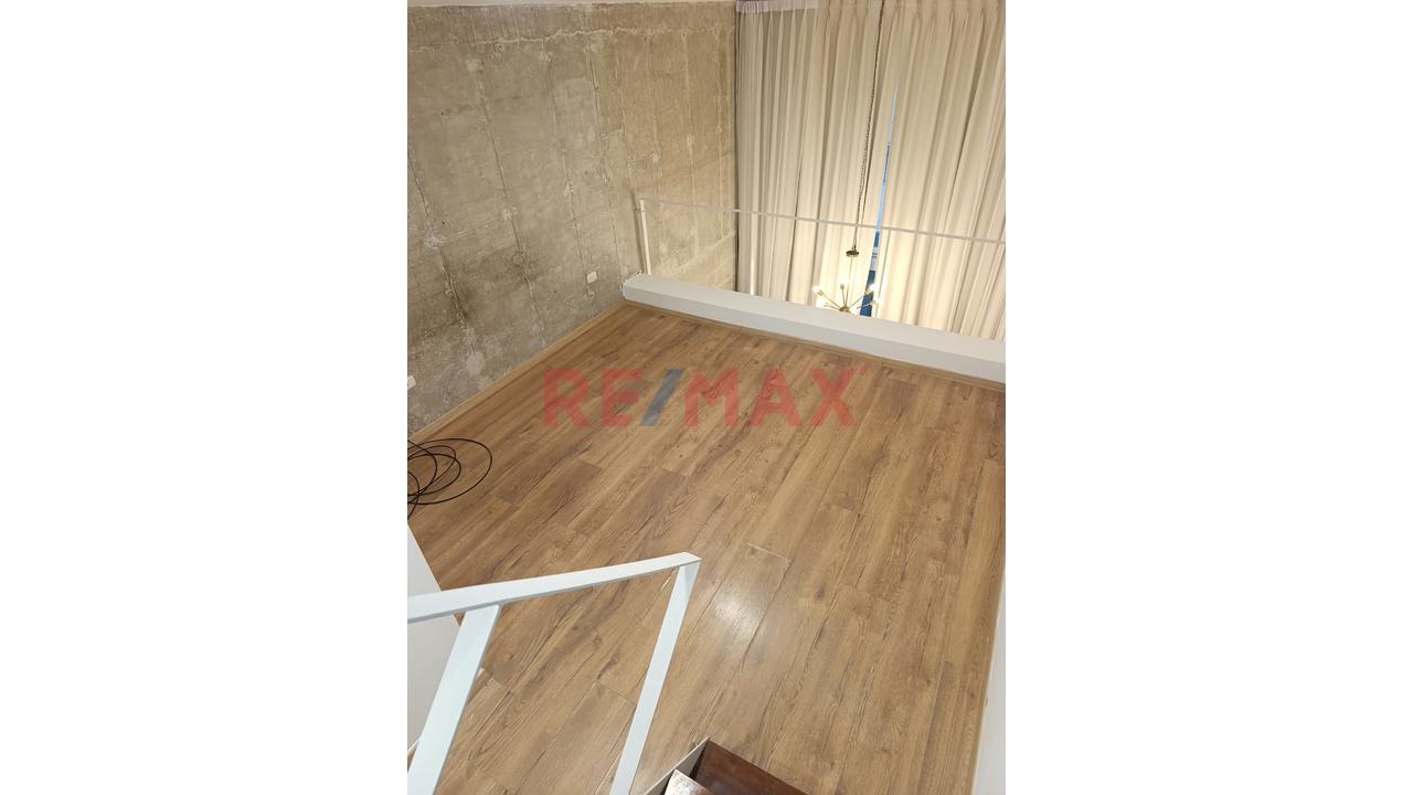 ¡Vive En Barranco! Departamento Triplex De 1 Dormitorio Con Hermosa Terraza Amoblada Y Cochera - 13