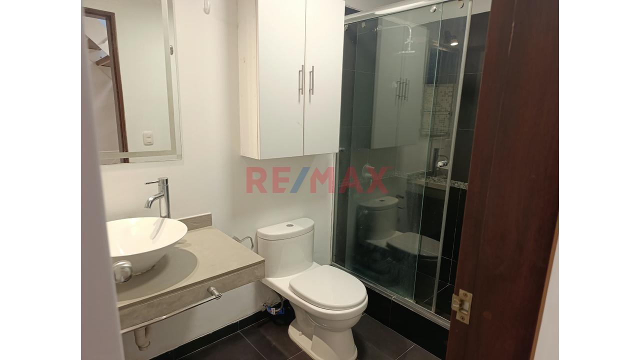 ¡Vive En Barranco! Departamento Triplex De 1 Dormitorio Con Hermosa Terraza Amoblada Y Cochera - 2