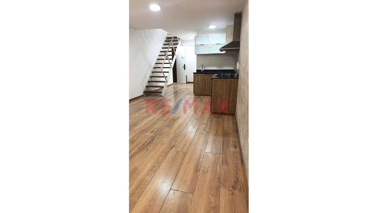 ¡Vive En Barranco! Departamento Triplex De 1 Dormitorio Con Hermosa Terraza Amoblada Y Cochera - 17