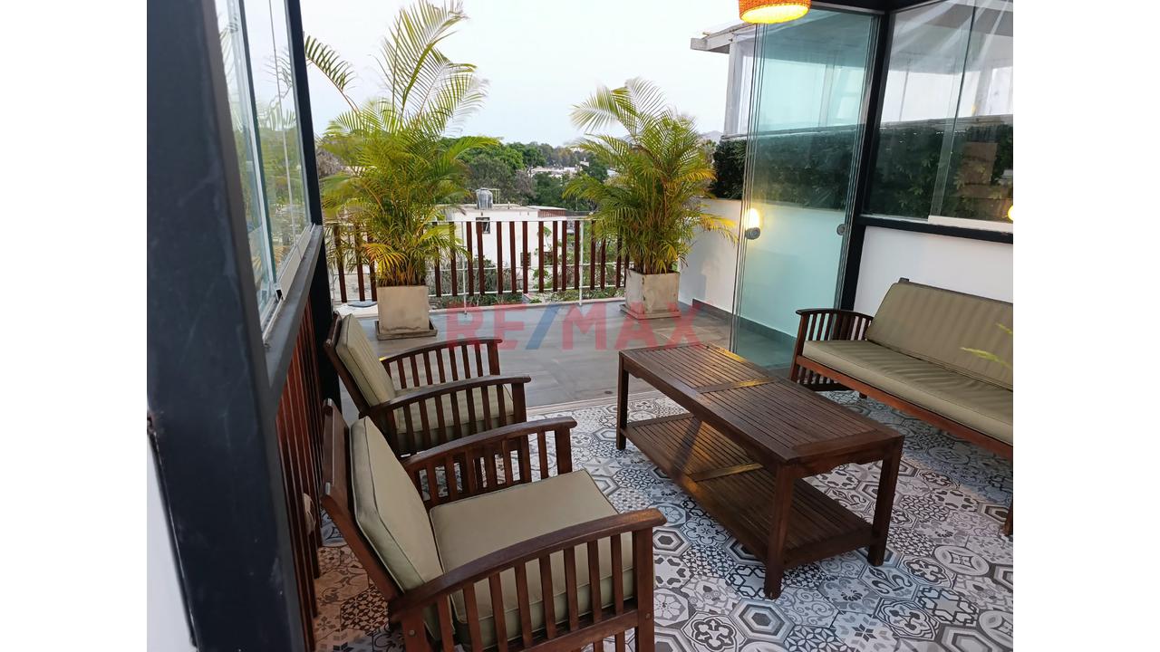 ¡Vive En Barranco! Departamento Triplex De 1 Dormitorio Con Hermosa Terraza Amoblada Y Cochera - 9