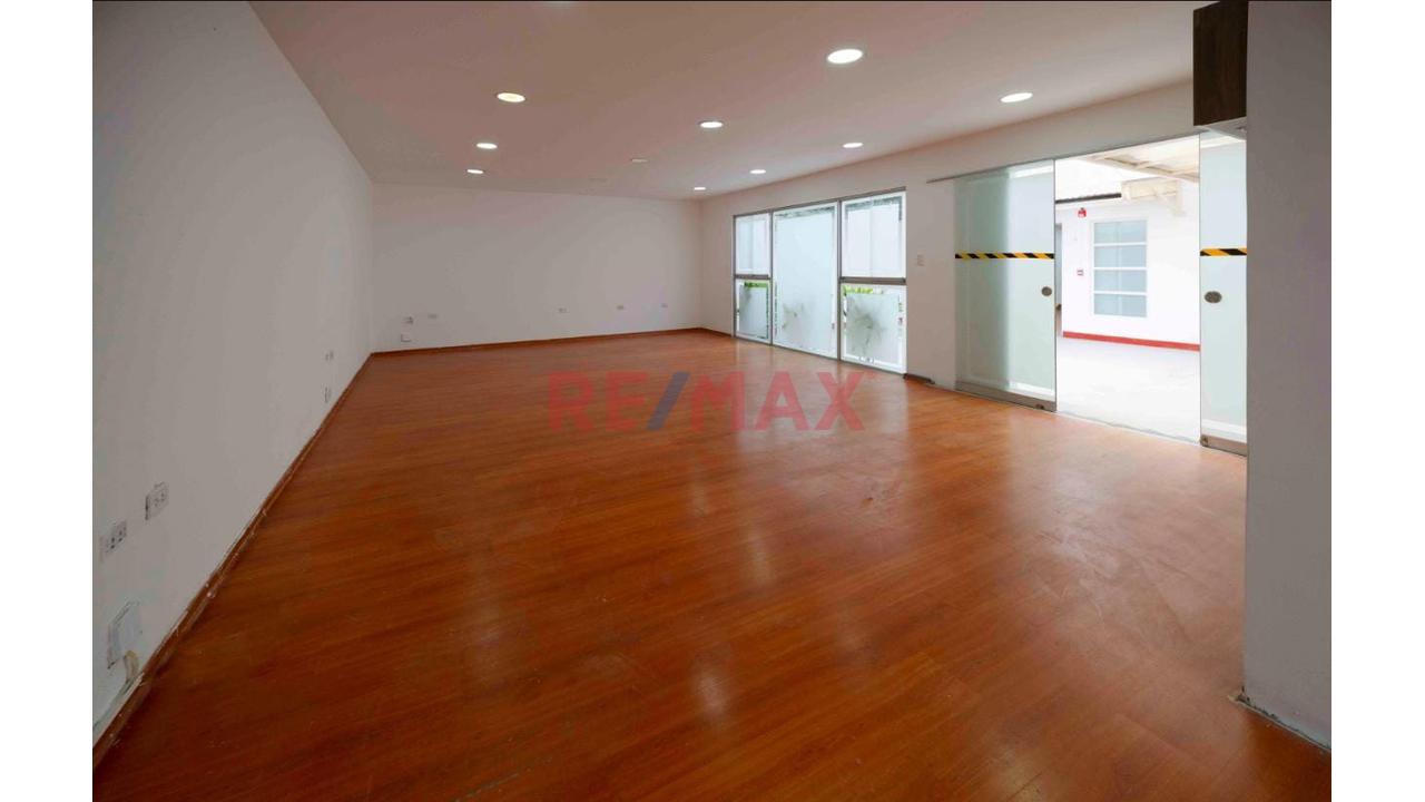 Local comercial de 250 m² en San Isidro — foto 3