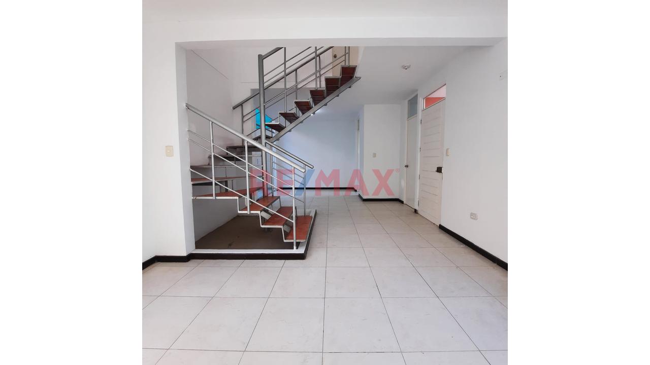 😀 De Ocasión Casa En Venta 🏡 Urb. Santa Rosa Country Club Mz H Lote 18 🔝 👉 3 Habitaciones 2 Pisos — foto 3