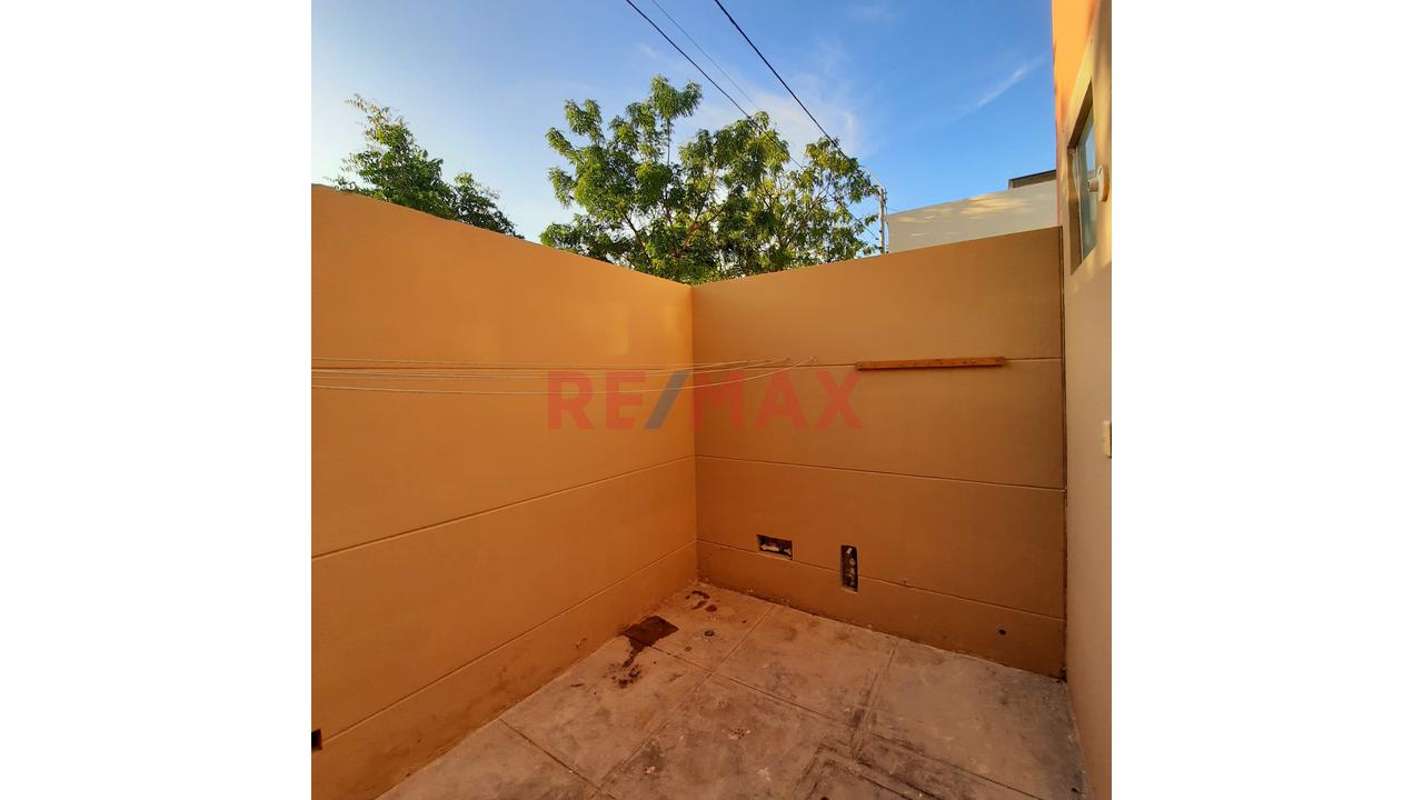 😀 De Ocasión Casa En Venta 🏡 Urb. Santa Rosa Country Club Mz H Lote 18 🔝 👉 3 Habitaciones 2 Pisos — foto 4