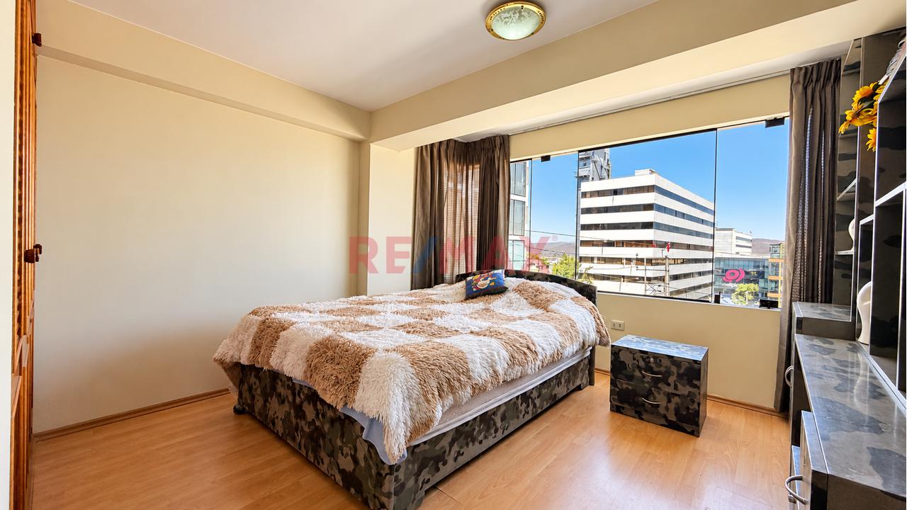 Amplio Departamento A Una Cuadra Del Mall Plaza De La Av Ejercito — foto 5