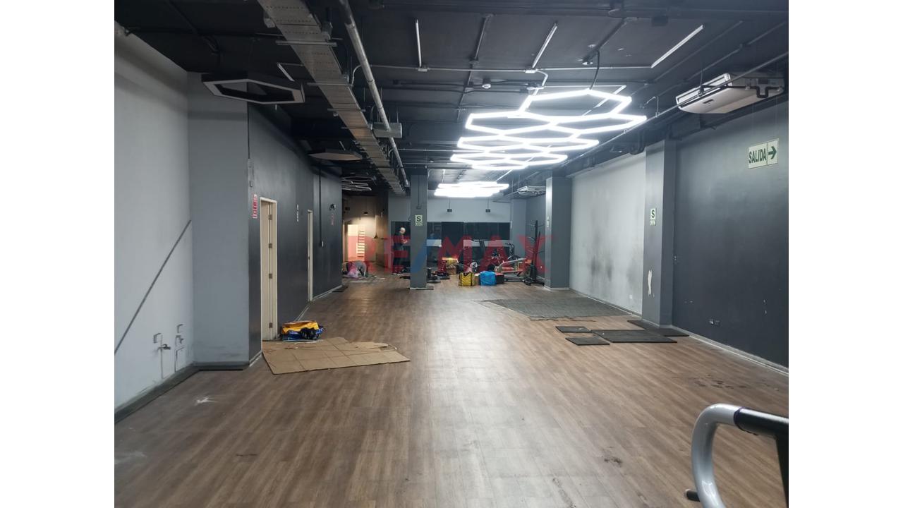 Excelente Local Comercial Av. Petit Thouars - Lince - 3
