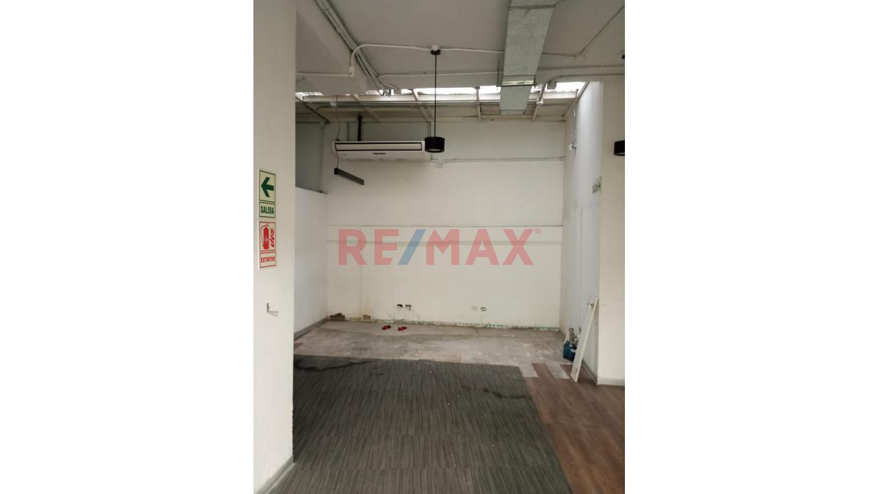Excelente Local Comercial Av. Petit Thouars - Lince - 5