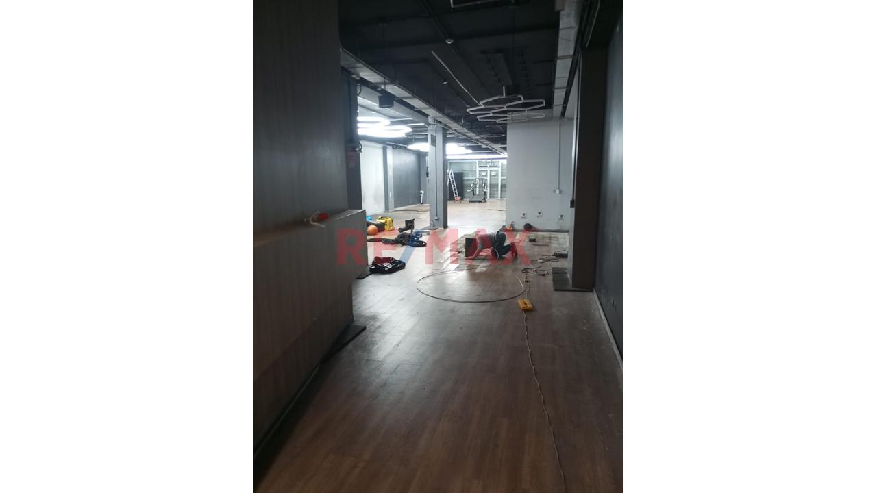Excelente Local Comercial Av. Petit Thouars - Lince - 6