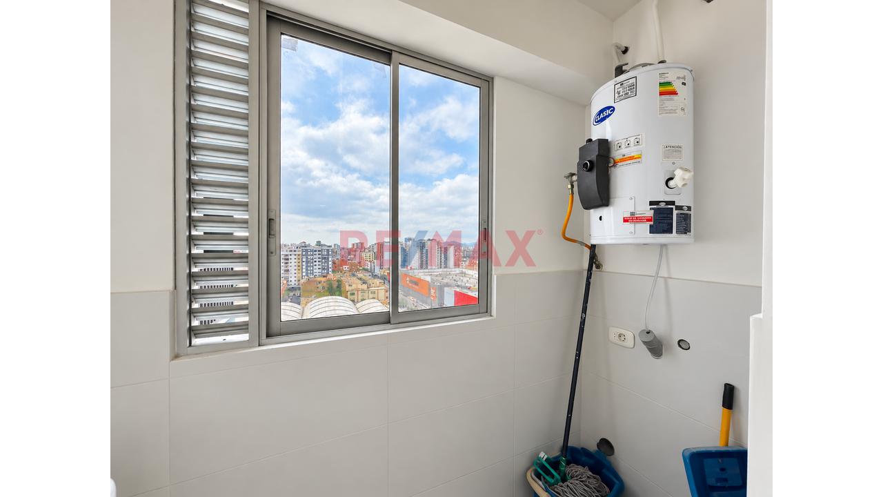 Departamento Renovado En Alquiler En Breña | 3 Dormitorios + Sala De Estar | Balcón — foto 7