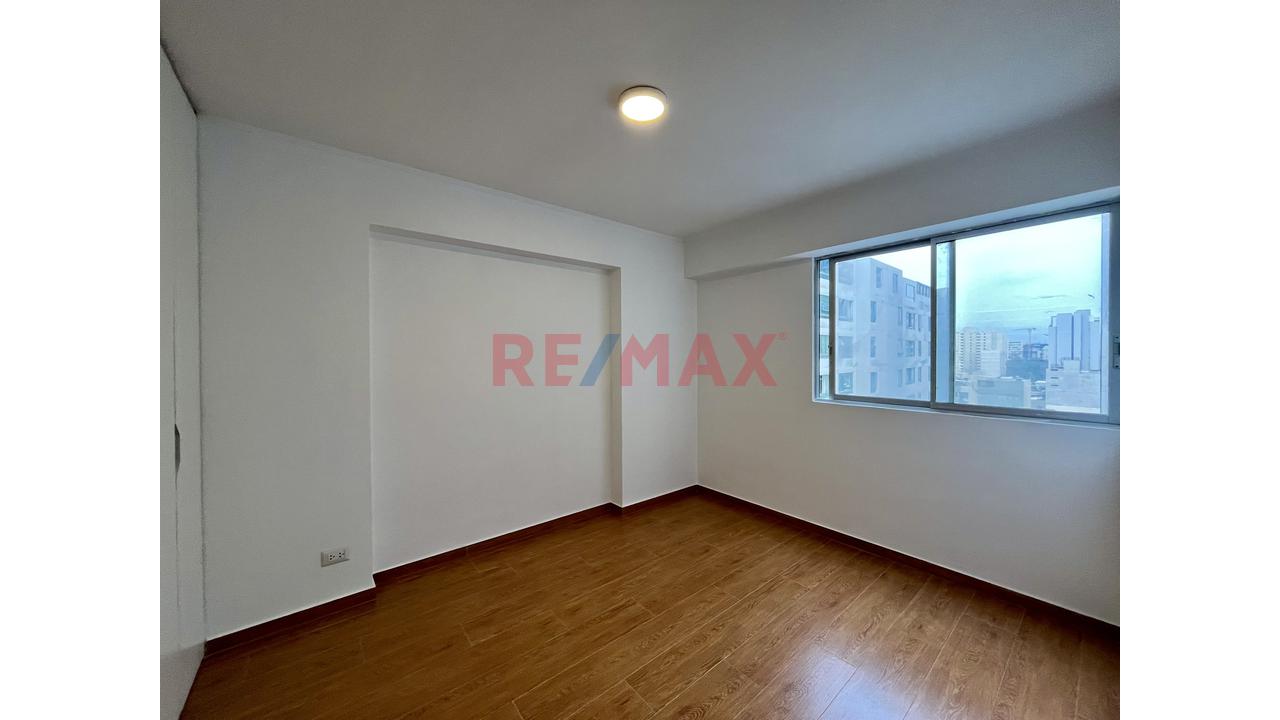 Departamento Renovado En Alquiler En Breña | 3 Dormitorios + Sala De Estar | Balcón - 19