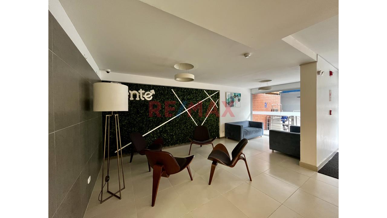 Departamento Renovado En Alquiler En Breña | 3 Dormitorios + Sala De Estar | Balcón — foto 3