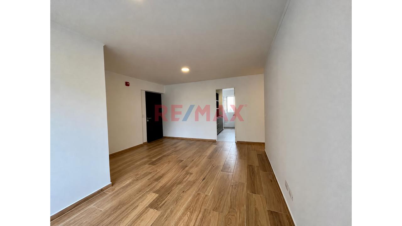 Departamento Renovado En Alquiler En Breña | 3 Dormitorios + Sala De Estar | Balcón — foto 5