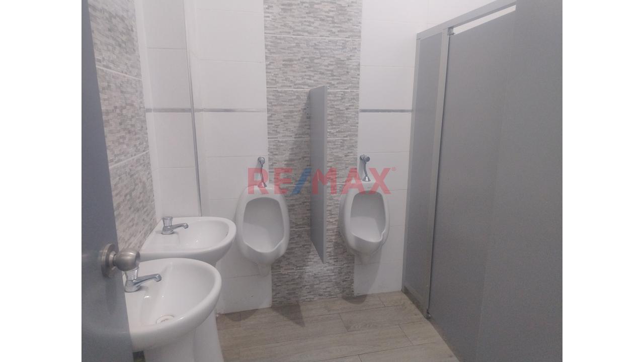 ¡Local De Estreno De 220 M² En Av. Carlos Izaguirre! Ideal Para Tu Negocio 1Er Piso - 3
