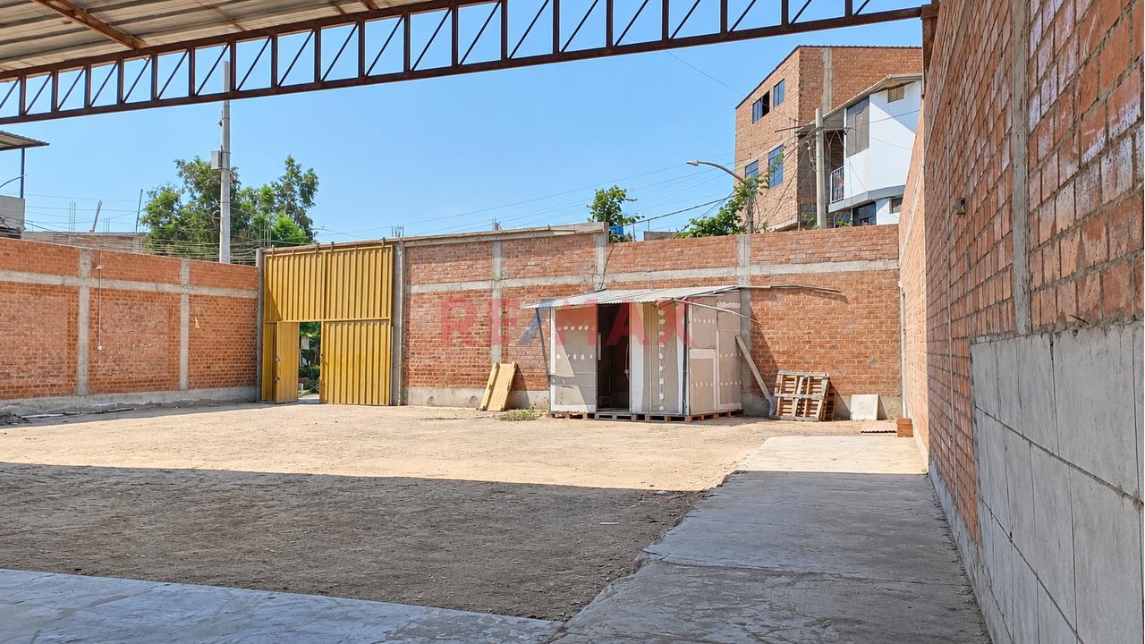 Alquilo Local De 500 M2 En Urb. Santa Rosa, La Victoria, Chiclayo - 2
