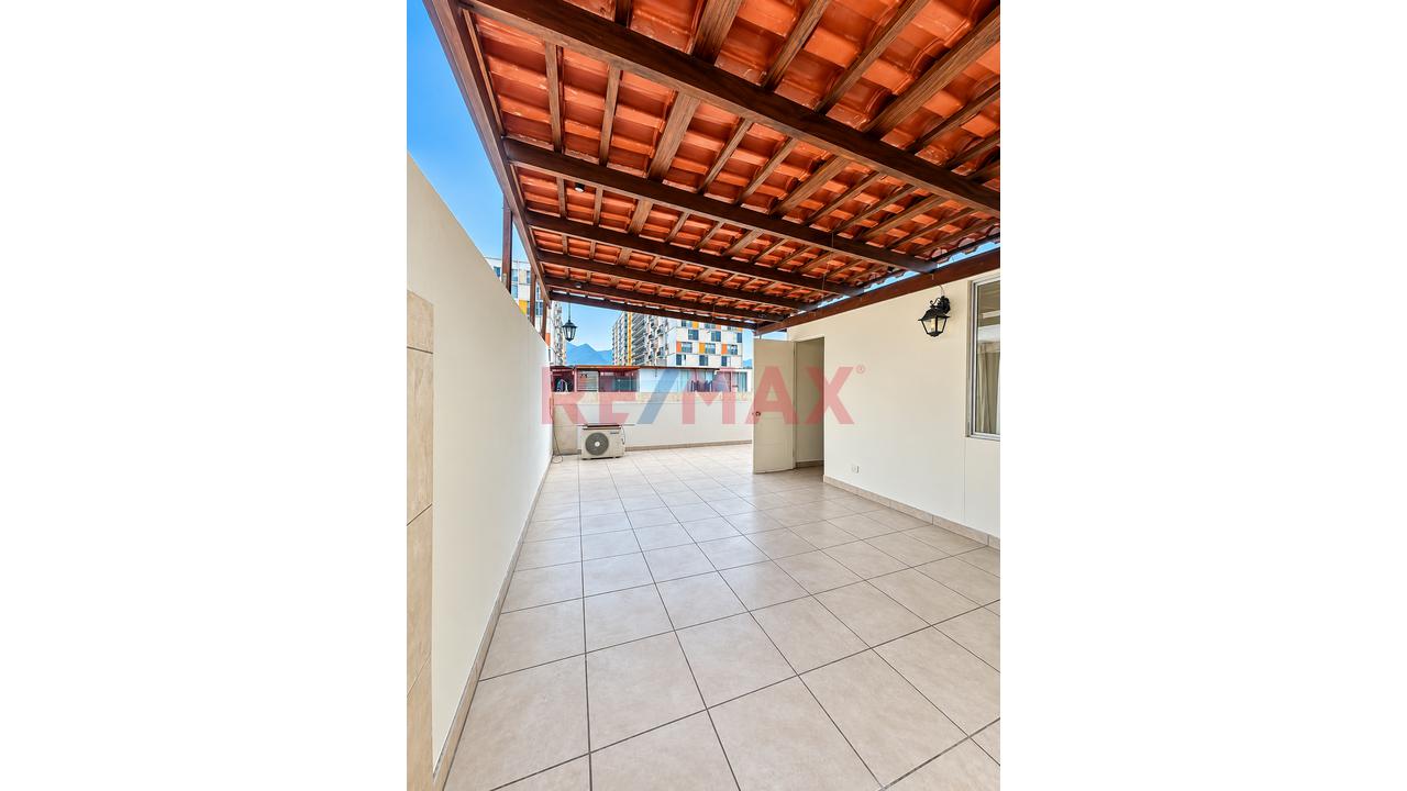 Alquiler De Hermoso Dúplex Con Terraza Y Estacionamiento – Comas - 7