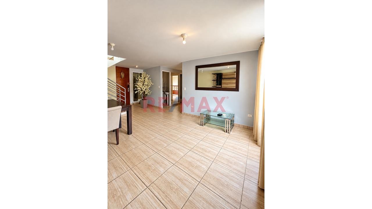 Alquiler De Hermoso Dúplex Con Terraza Y Estacionamiento – Comas - 2