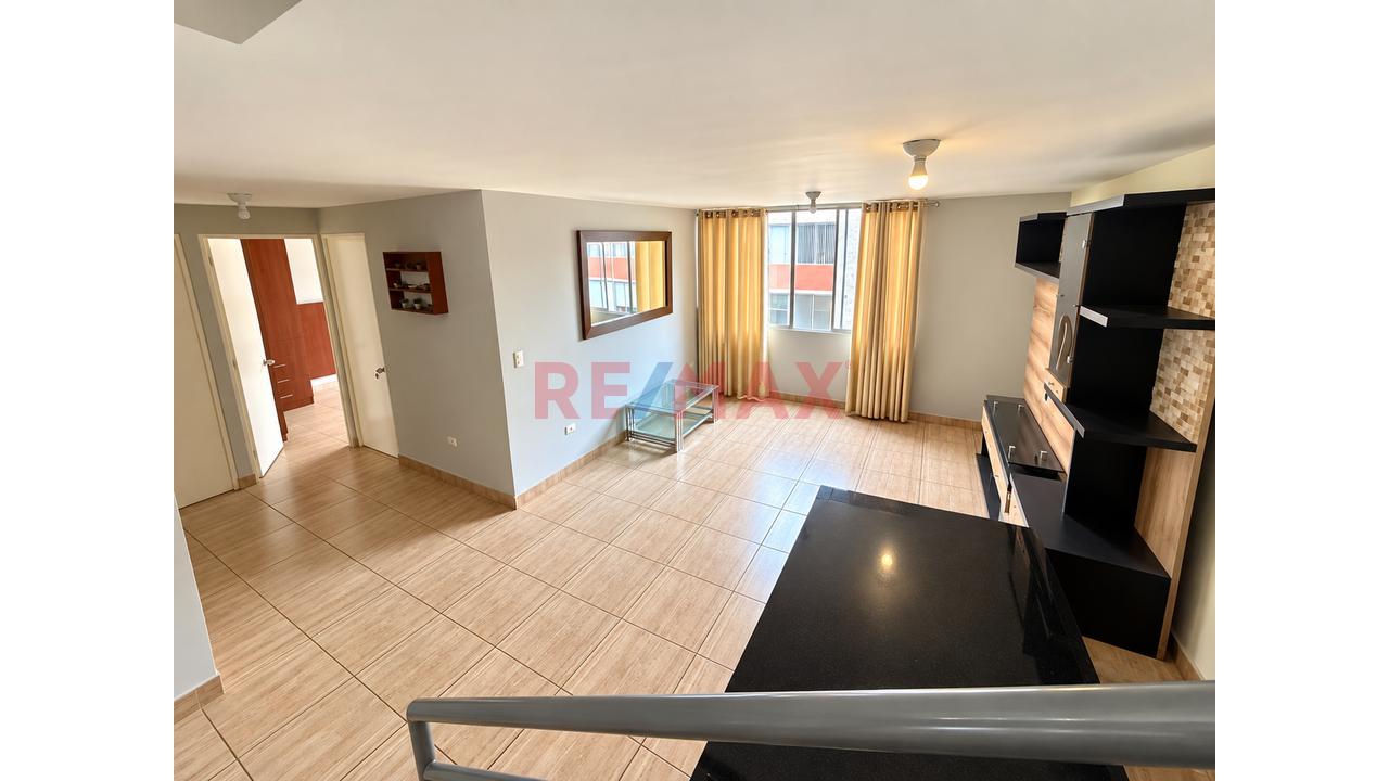 Alquiler De Hermoso Dúplex Con Terraza Y Estacionamiento – Comas - 1