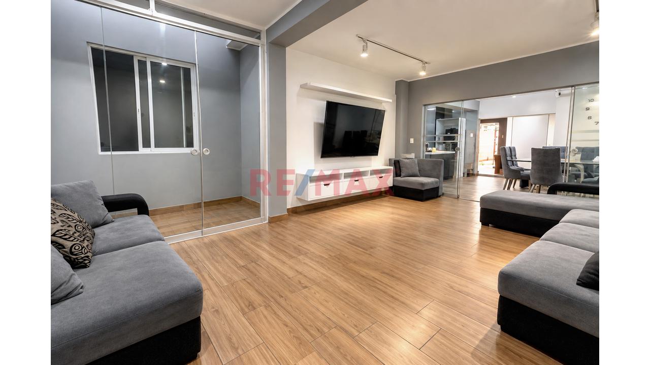 Hermosa Casa En Venta En Urb. Cc Monterrico – Surco! ✨ — foto 2
