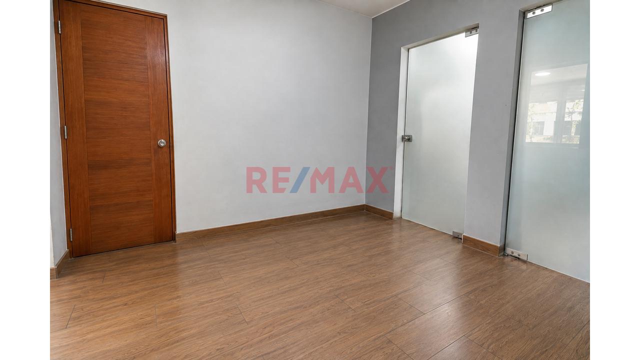 Hermosa Casa En Venta En Urb. Cc Monterrico – Surco! ✨ — foto 13